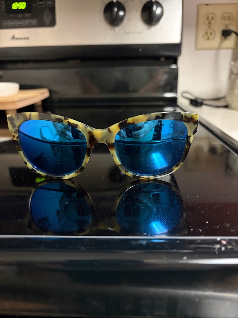 Blue Lens Tortoiseshell Cat-Eye Sunglasses - Women's Fashion